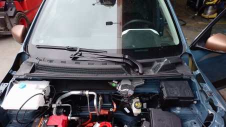 Recambio de torpedo para dacia spring - referencia OEM IAM 668126451R  