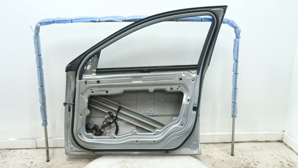 Recambio de puerta delantera derecha para volvo xc70 ii (136) 2007-2016 d5 awd referencia OEM IAM 31335589 31335589 