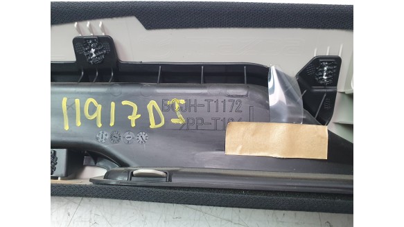 Recambio de moldura para mazda 3 berlina (bp) 2019- evolution referencia OEM IAM BCJHT1172  