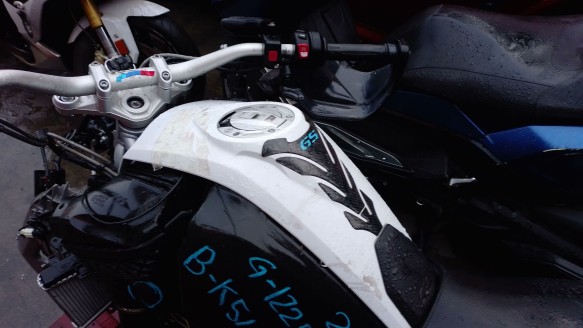 Recambio de deposito combustible para bmw r 1250 - r 1250 gs referencia OEM IAM 16118529311  