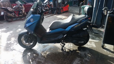 mitt 330 gts - del año 2020