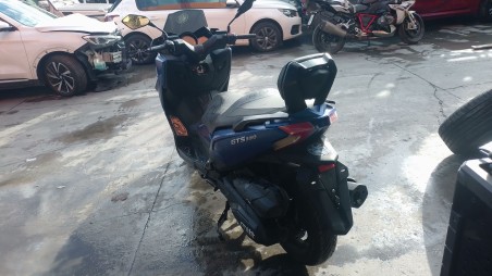 mitt 330 gts - del año 2020