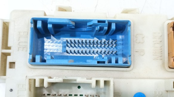 Recambio de caja reles / fusibles para ford focus iii 2010- 1.6 tdci referencia OEM IAM 2506087 BV6N14A073FJ 