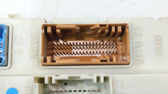 Recambio de caja reles / fusibles para ford focus iii 2010- 1.6 tdci referencia OEM IAM 2506087 BV6N14A073FJ 