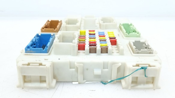 Recambio de caja reles / fusibles para ford focus iii 2010- 1.6 tdci referencia OEM IAM 2506087 BV6N14A073FJ 