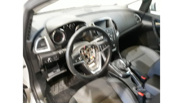 opel astra j lim. 2009-2015 del año 2014