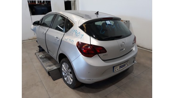 opel astra j lim. 2009-2015 del año 2014