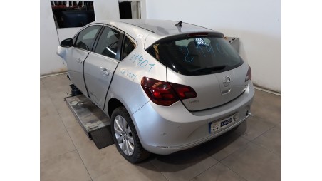 opel astra j lim. 2009-2015 del año 2014