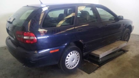 volvo v40 familiar 1995-2005 del año 2002