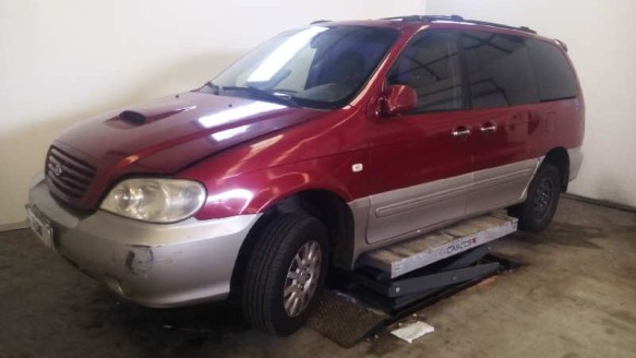 kia carnival ii 2001-2006 del año 2003