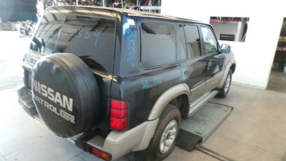 nissan patrol gr (y61) 1997-2016 del año 2000