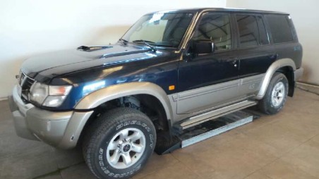 nissan patrol gr (y61) 1997-2016 del año 2000