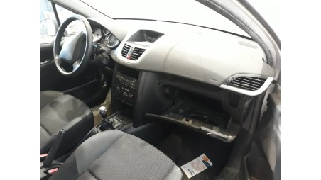peugeot 207 2006-2012 del año 2010