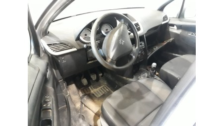 peugeot 207 2006-2012 del año 2010