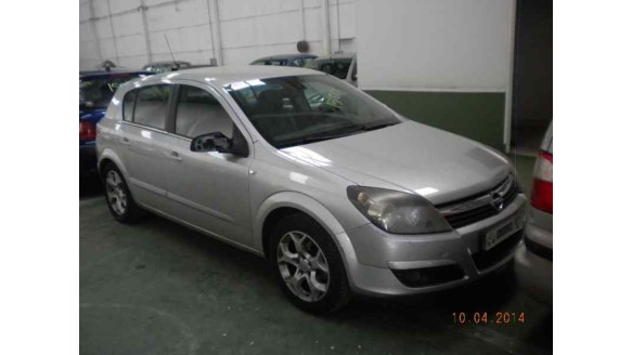 opel astra h berlina 2004-2007 del año 2004