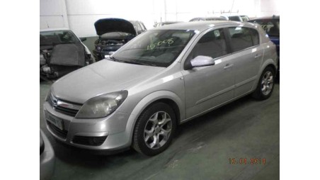 opel astra h berlina 2004-2007 del año 2004