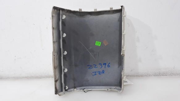 Recambio de molduras traseras para volkswagen t5 bus 2003-2009 california techo elevable referencia OEM IAM 7H0807321A 7H0807321