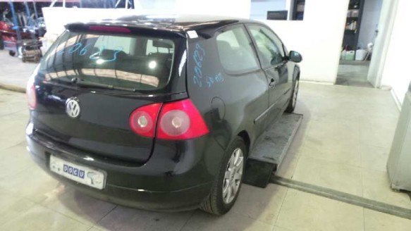 volkswagen golf v berlina (1k1) 2003-2008 del año 2004
