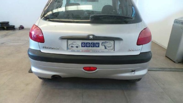 peugeot 206 berlina 1998-2010 del año 2002