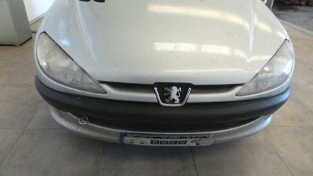 peugeot 206 berlina 1998-2010 del año 2002