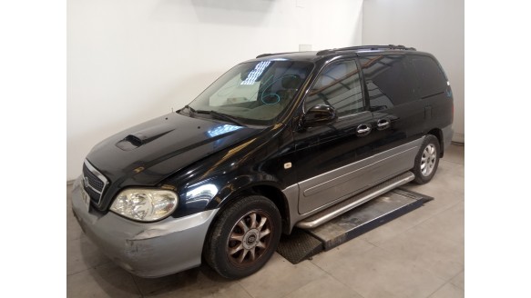 kia carnival ii 2001-2006 del año 2004