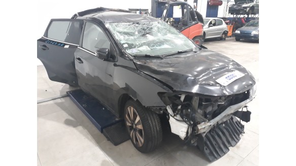 nissan pulsar (c13) 2014-2018 del año 2015