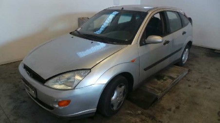 ford focus berlina (cak) 1998-2004 del año 2001