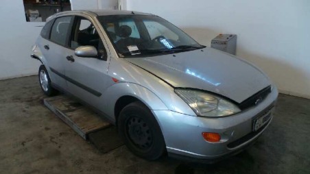 ford focus berlina (cak) 1998-2004 del año 2001