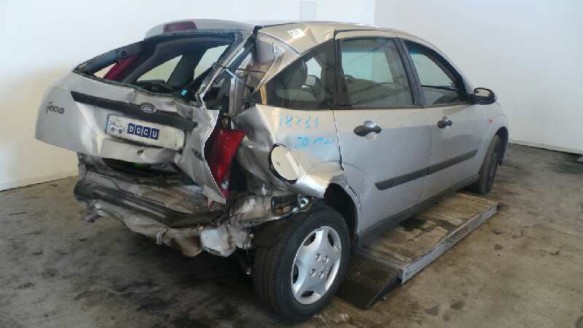 ford focus berlina (cak) 1998-2004 del año 2001