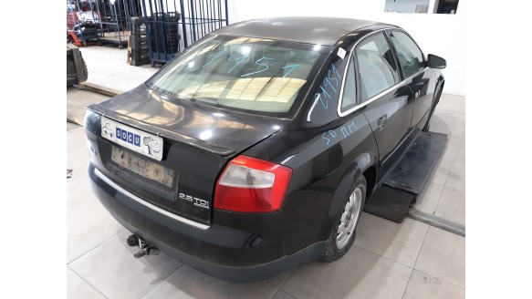 audi a4 berlina (8e) 2000-2004 del año 2001