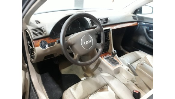 audi a4 berlina (8e) 2000-2004 del año 2001