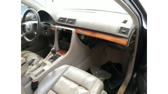 audi a4 berlina (8e) 2000-2004 del año 2001