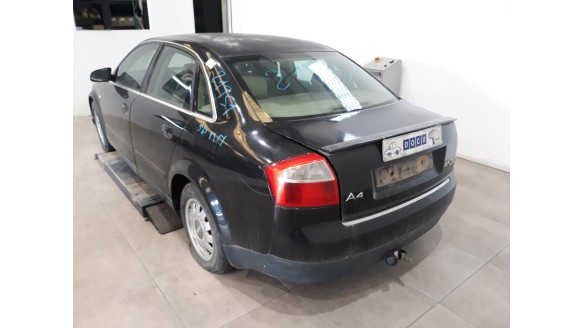 audi a4 berlina (8e) 2000-2004 del año 2001