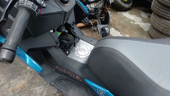 Recambio de deposito combustible para bmw c - c 400 x referencia OEM IAM 16118558151  