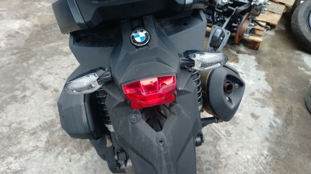 Recambio de piloto trasero central para bmw c - c 400 x referencia OEM IAM 63218558691  