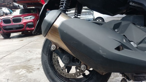 Recambio de silenciador trasero para bmw c - c 400 x referencia OEM IAM 18518552504  