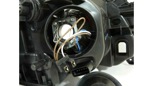 Recambio de faro izquierdo para renault clio iii 2005-2016 referencia OEM IAM 8433066146689 7701061071 101.19461002