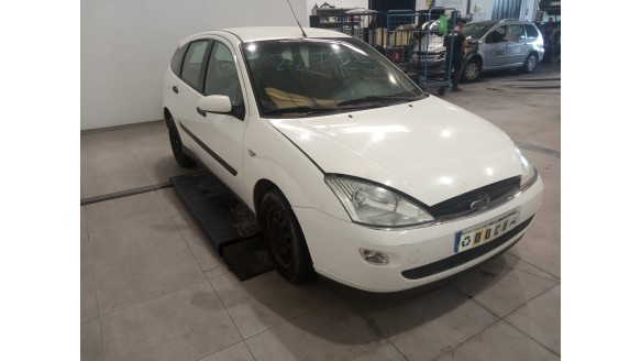 ford focus berlina (cak) 1998-2004 del año 2001