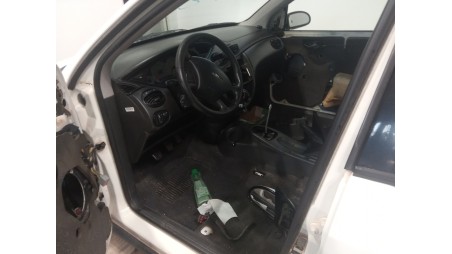 ford focus berlina (cak) 1998-2004 del año 2001