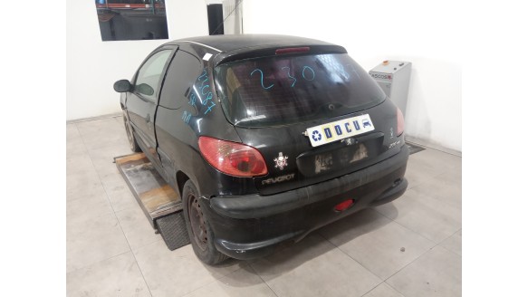 peugeot 206 berlina 1998-2010 del año 2006