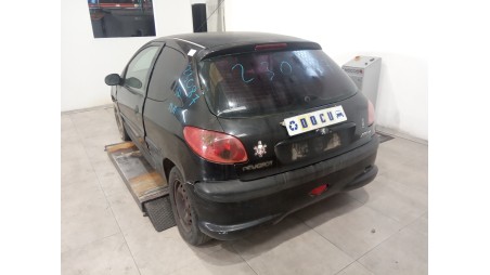 peugeot 206 berlina 1998-2010 del año 2006