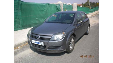opel astra h berlina 2004-2007 del año 2005