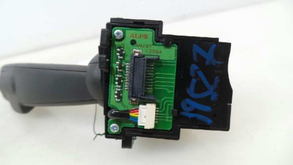 Recambio de mando intermitentes para volvo v40 cross country 2012- momentum referencia OEM IAM 31394001 31394001 