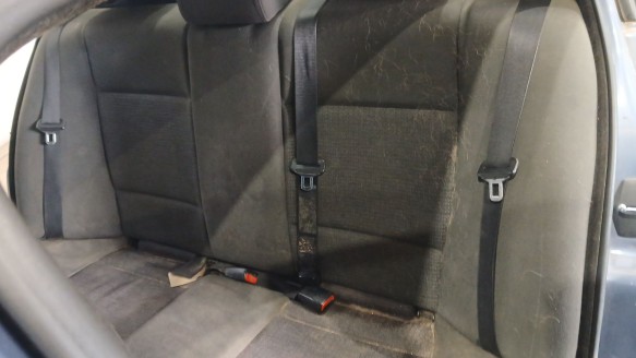 Recambio de asiento trasero medio para bmw 3 (e46) 1997-2005 320 d referencia OEM IAM 52207045668 52207045668 