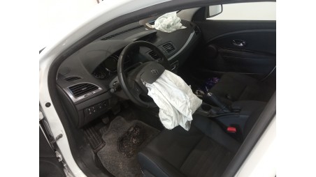 renault megane iii berlina 5 p 2008-2016 del año 2015