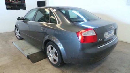 audi a4 berlina (8e) 2000-2004 del año 2001