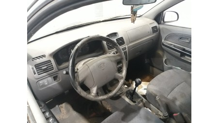 kia rio 2000-2005 del año 2004