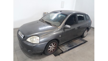 kia rio 2000-2005 del año 2004