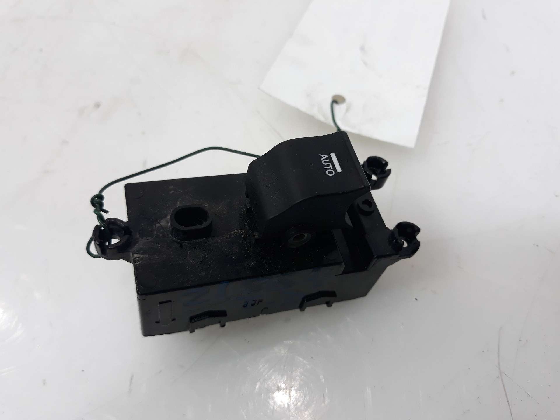MANDO ELEVALUNAS TRASERO DERECHO HYUNDAI I40 2012- (935803Z050 1492618)