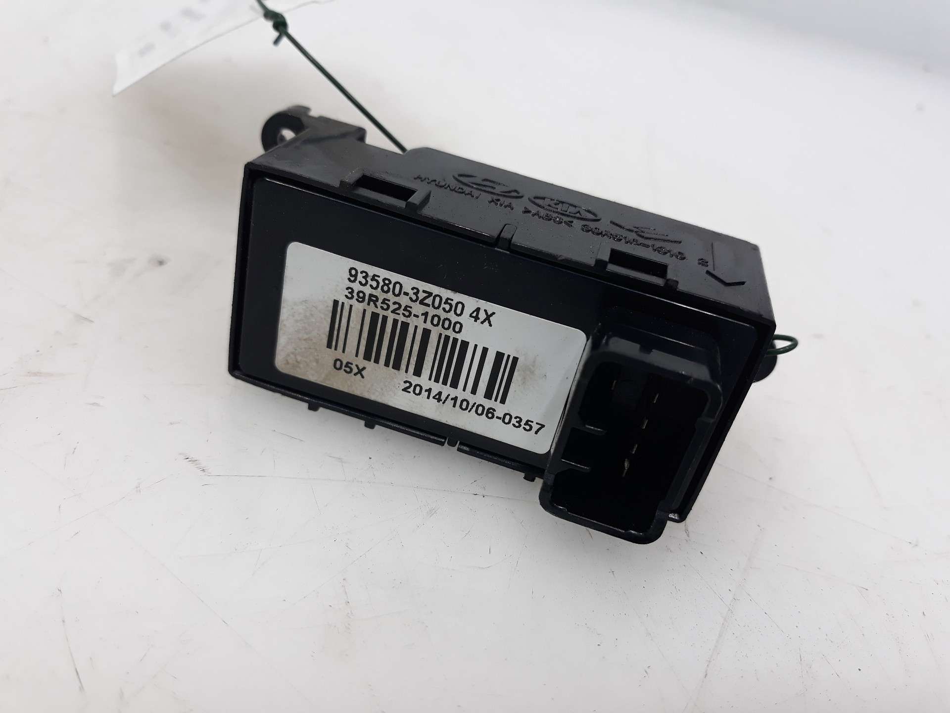 MANDO ELEVALUNAS TRASERO DERECHO HYUNDAI I40 2012- (935803Z050 1492618)